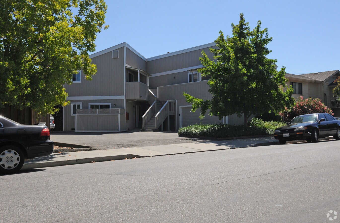 Photo - 1168 Gardenside Lane