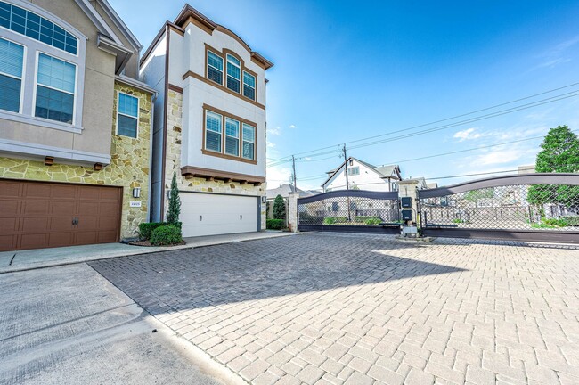 Photo - 11027 Acorn Falls Dr