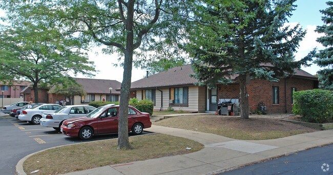 Oakes Village - Oakes Village Apartments