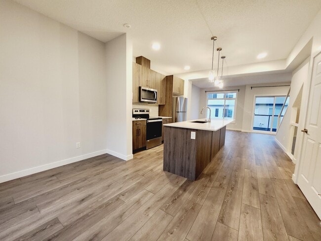 Photo - 804 Welsh Dr SW
