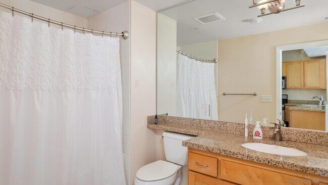 Photo - Perfectly located 1 bed/1 bath unit in Dow... Unidad 3231