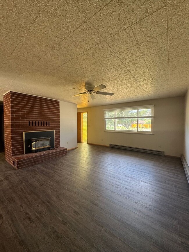 1702 College Pl