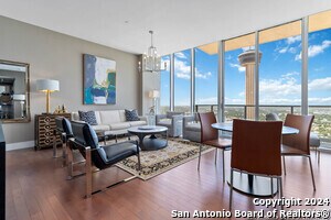 Photo - 610 E Market St Unidad 2915