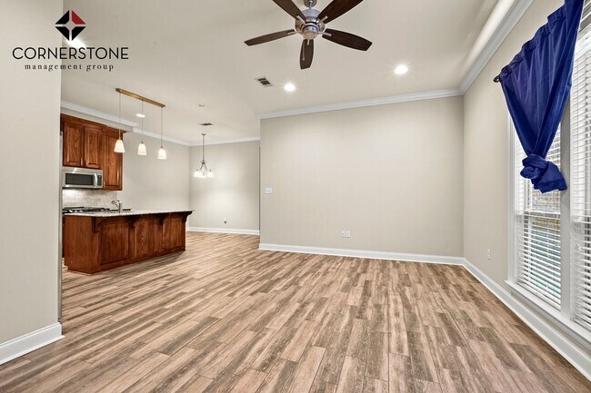 Photo - 3 Bedroom House in University Villas| Community Pool |Gated Community