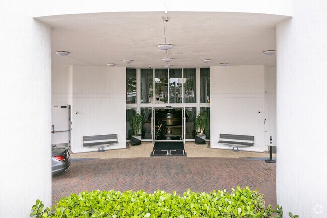 Entrance - Trump Towers I