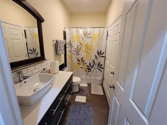 Photo - 212 E Chase St Unit 2