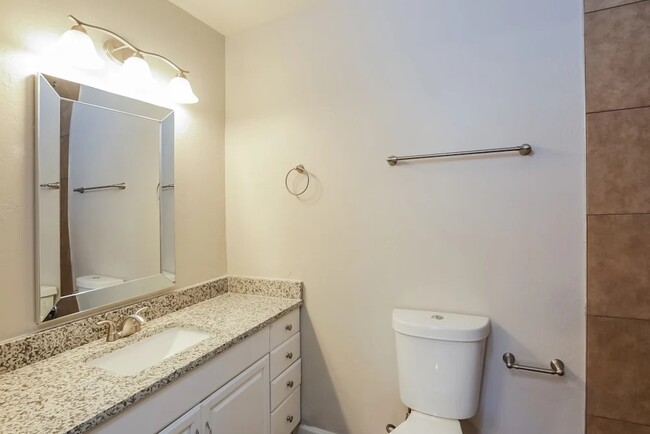 Photo - 816 E Ardmore Rd