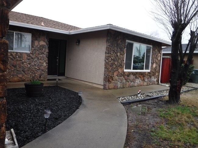 Photo - 1144 Robert Dr