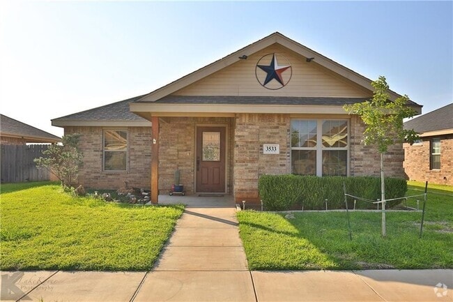 Building Photo - 3/2/2 READY TO RENT! Rental