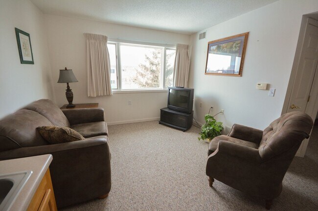 Photo - Root River Estates Unit # 200