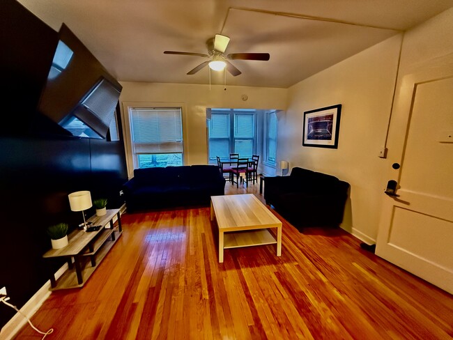 Building Photo - 829 Mulford Street Unit Evanston -  1