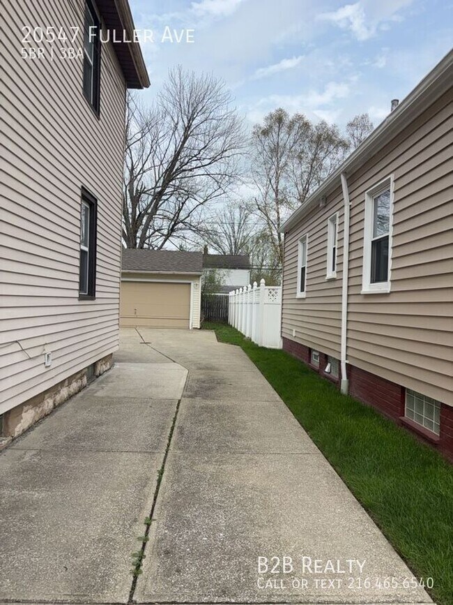 Photo - 20547 Fuller Ave