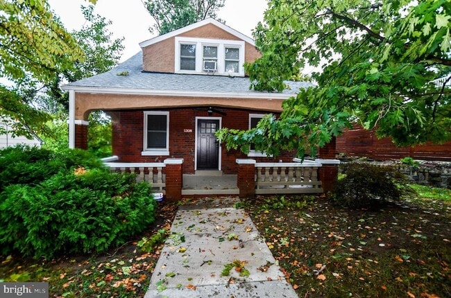 1308 45th Pl SE