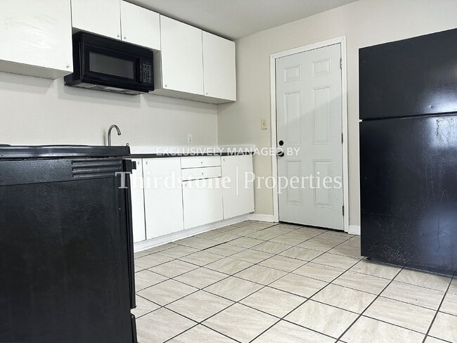 Photo - 1173 W 27th St