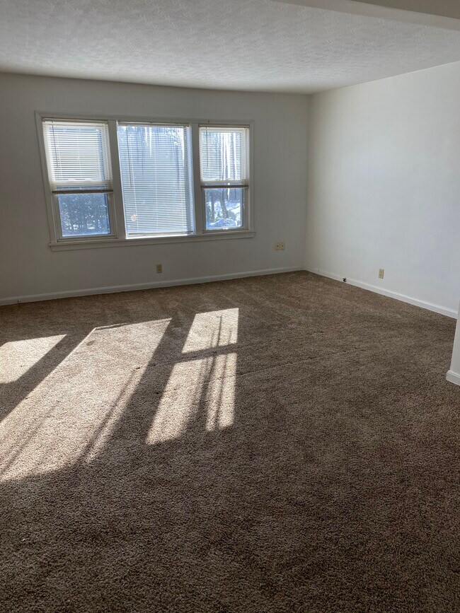 Living Room - 1339 Sackett Ave Unit Duplex Top