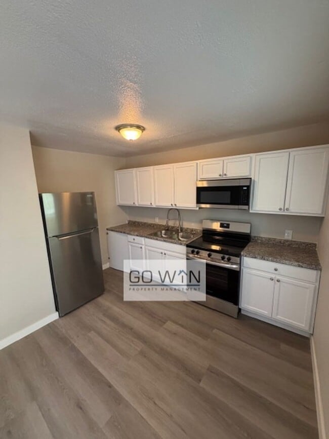 Building Photo - 1537 W Pierce St Unit 2