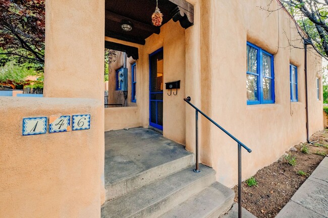 Charming Casita in Prime Location (146 W. ... - Charming Casita in Prime Location (146 W. ... House