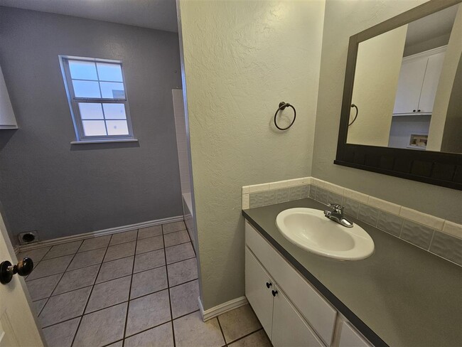 Photo - 1607 SE Walnut Creek Rd