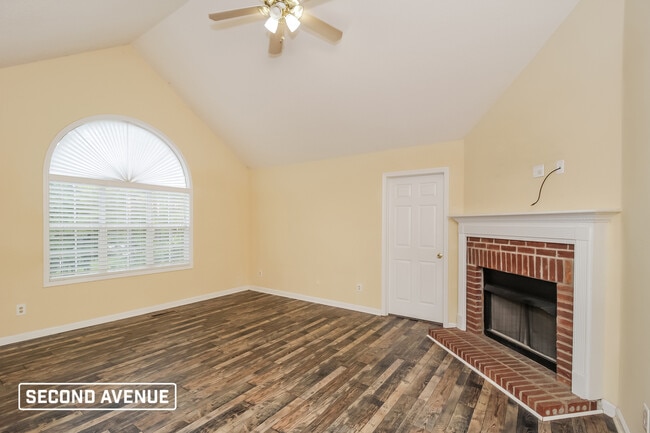 Photo - 430 Eagles Nest Cir