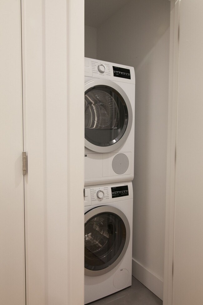 Photo - 3421 Rue Drummond Unit 38