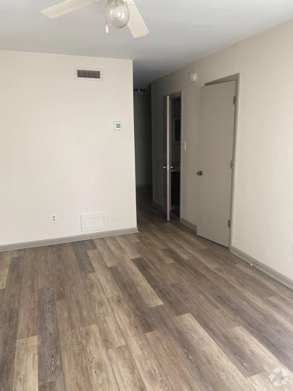 Building Photo - 443 9th Ave NE Unit Left Rental
