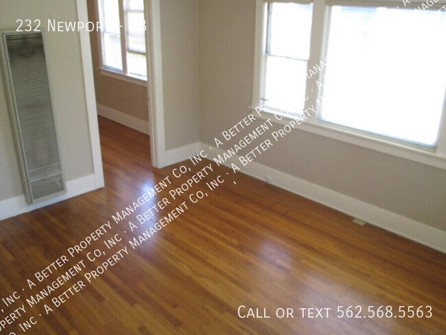 Photo - 232 Newport-#B Unidad #B