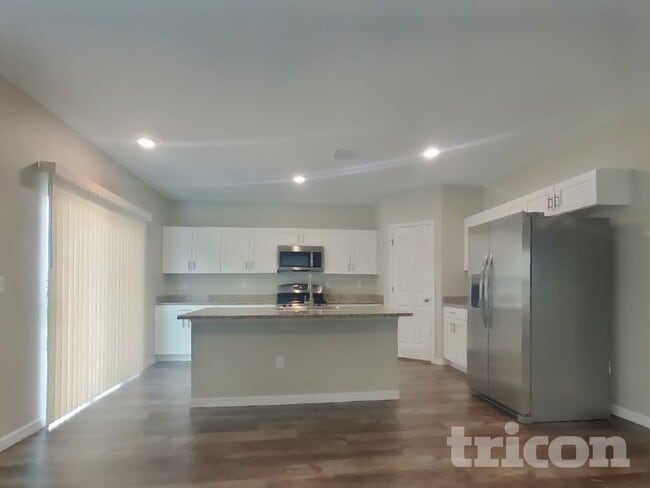 Photo - 12930 Oak Hill Way