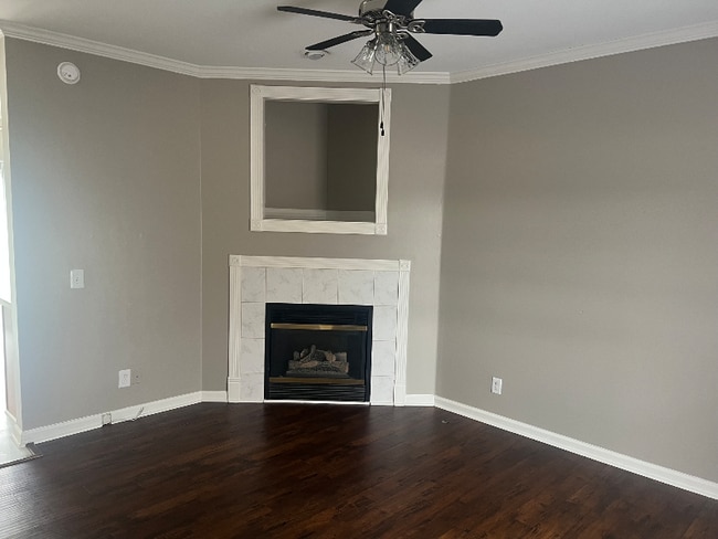 Photo - 243 W Smith St