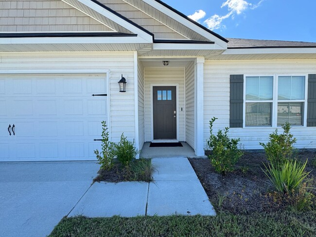 Photo - AVAILABLE NOVEMBER [PET FRIENDLY]