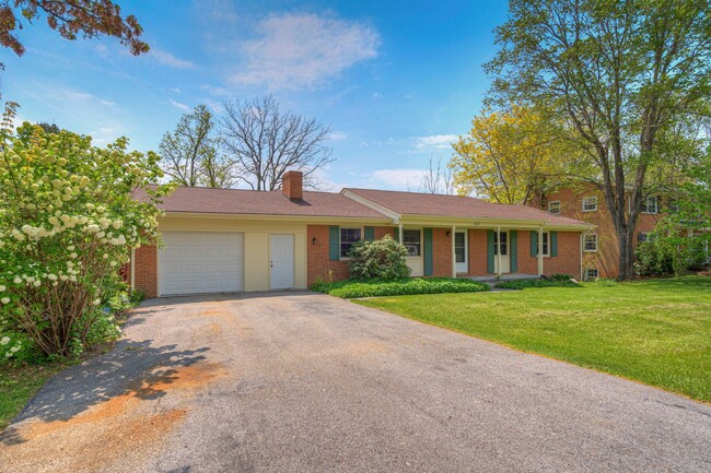 Photo - 507 Stonegate Dr