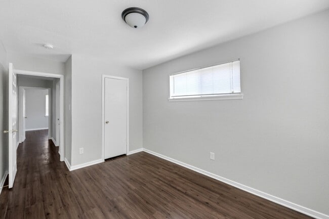 Building Photo - 5726 Pickfair St Unit 3 Rental
