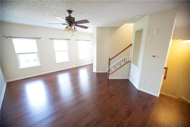 Photo - 108 Village Pl