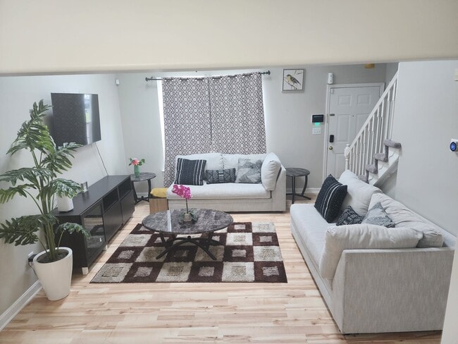 Photo - 300 Windy Oak Run