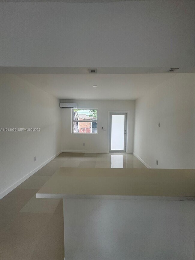 Photo - 53 NE 56th St Unit 3