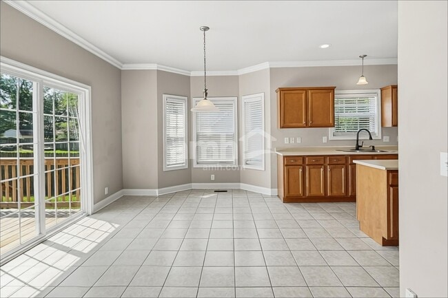 1536 Jeter Way