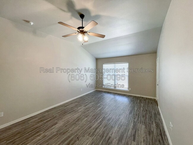 Photo - 2103 N Avenue J