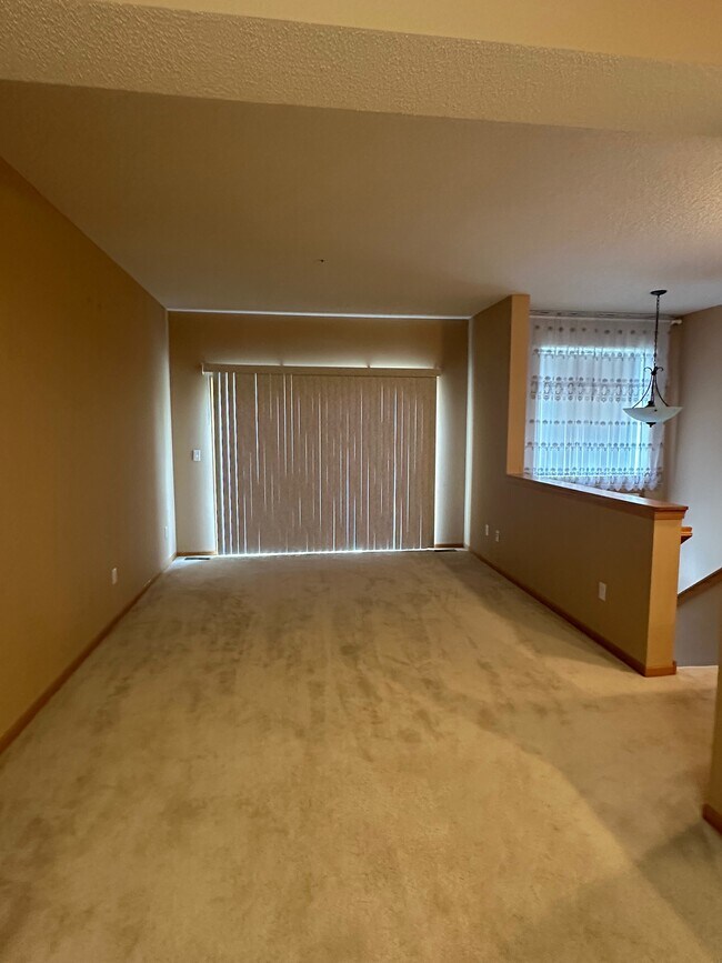 14644 Sumter Ave Townhome Townhome Rental in Savage MN