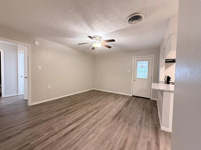 Photo - 7301 Cardinal Cir