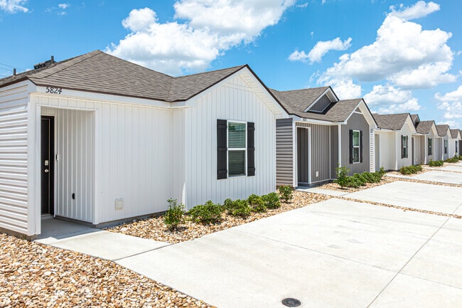 Building Photo - University Grove Rental