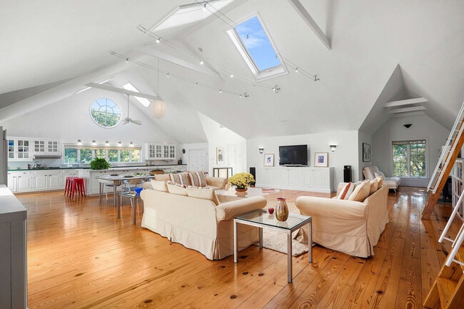 Photo - 7470 Sound Ave Unidad ID1261530P