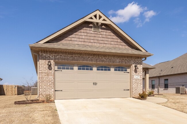 Photo - 125 Caspian Ln