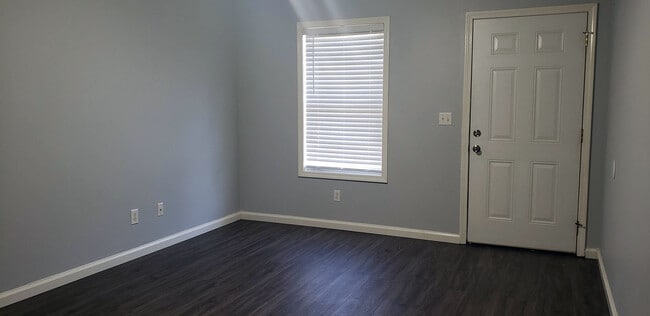 Building Photo - 1360 Shipley church rd Unit B