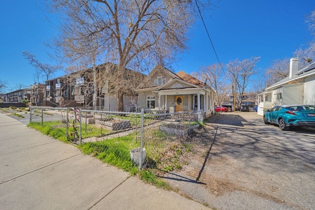 Photo - 712 S 900 E Unit B