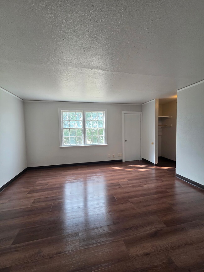 Building Photo - 529 NW 15th Dr