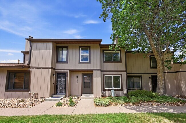 Building Photo - $2,325.95, 2-bed, 2-bath in Aurora with in Unit #C