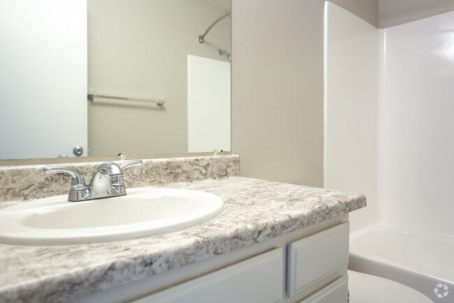 2BR, 2BA-883 SF - Cordova Park