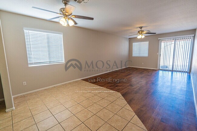Photo - 1158 E Silversmith Trail