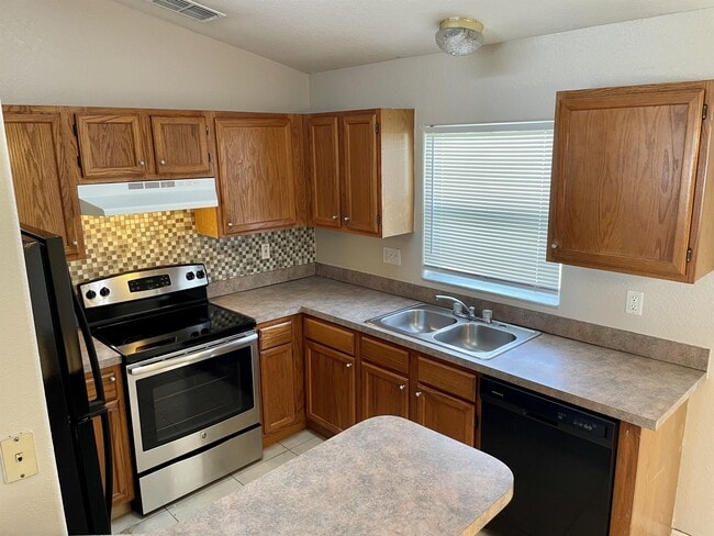 Photo - 683 Sagamore Dr