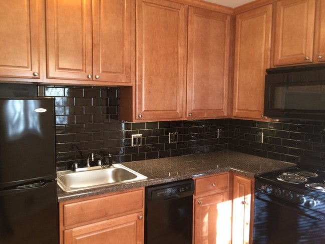 Photo - Somerset Apartments