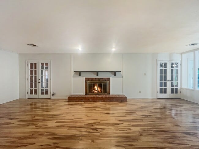Photo - 2604 NE Garden Ln